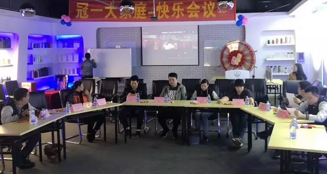 評委打分中 評委打分中